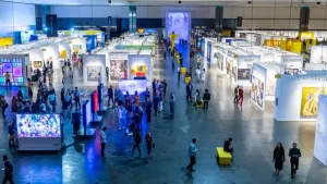 participar en ferias de arte