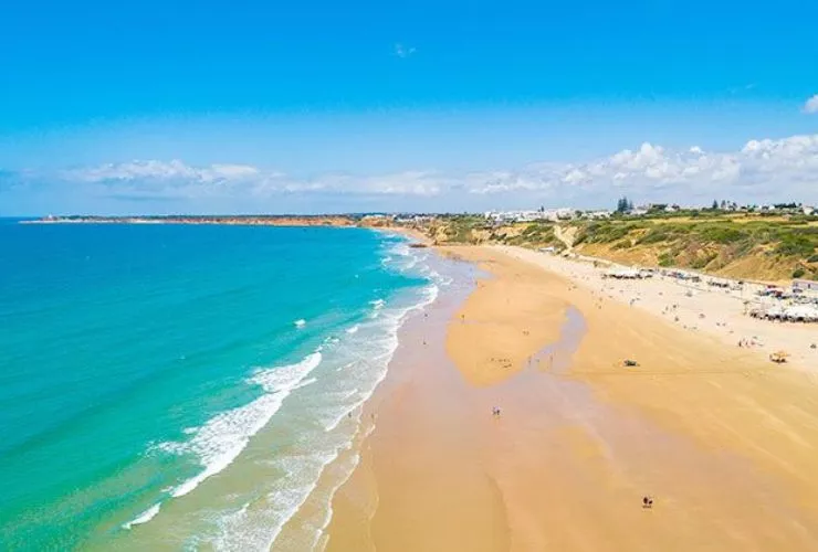 Playa-La-Fontanilla-Roqueo
