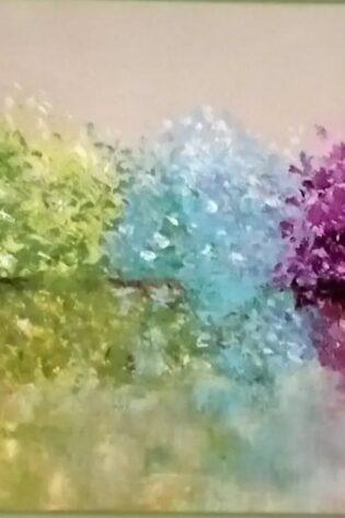 Arbustos reflejados en el agua